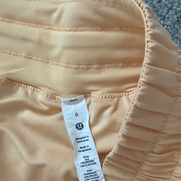 Lululemon Track That High-Rise Lined Short 5" - Picture 2 of 2